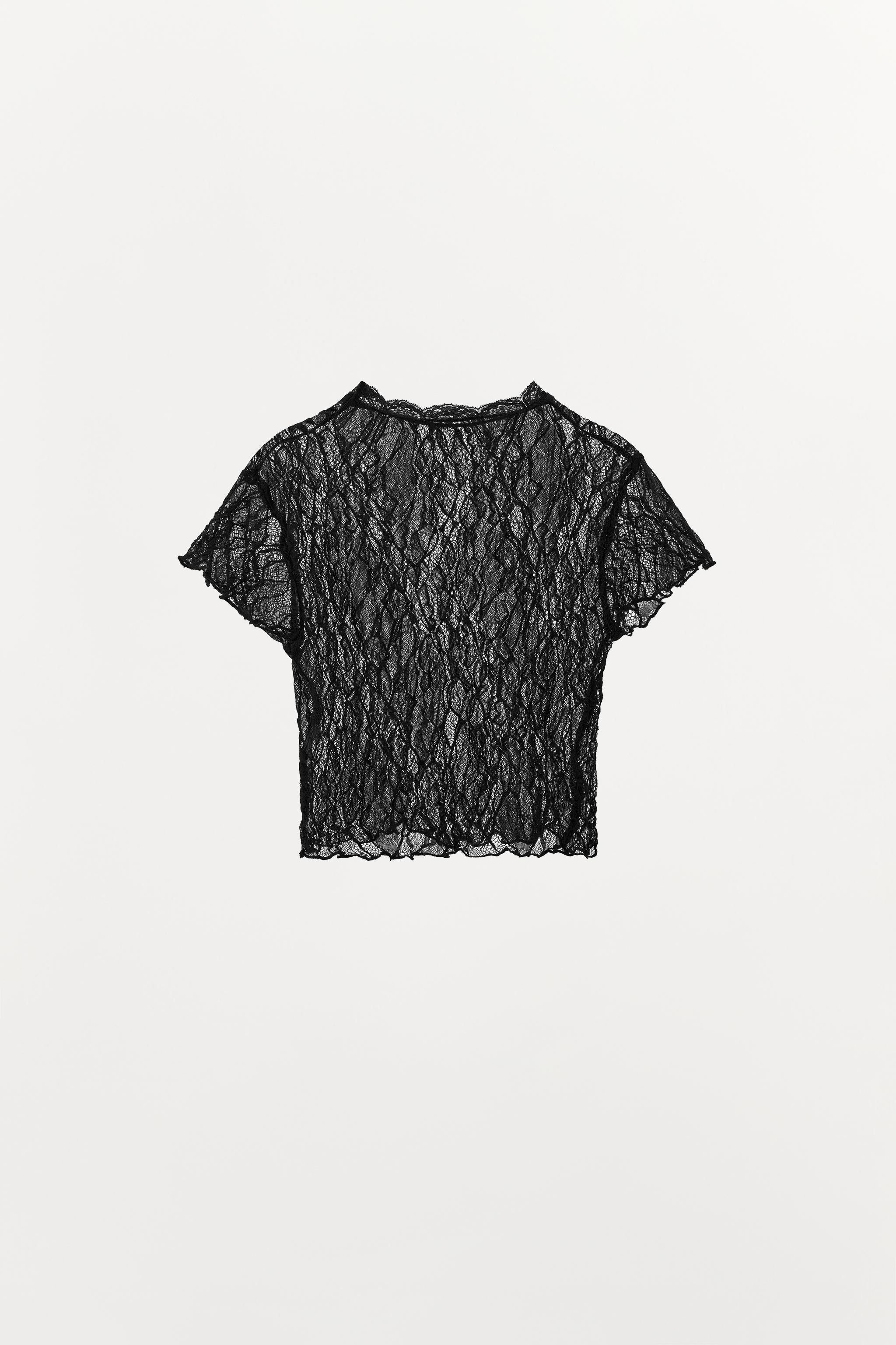 LACE CROP TOP